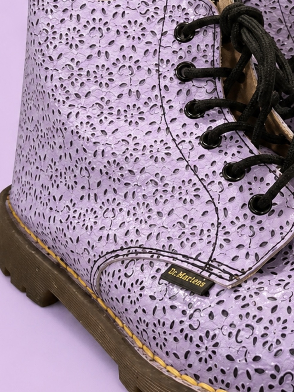 Dr. Martens VTG 80s Made In England Thistle/Floral Etching Women’s size 7 RARE! - Picture 5 of 10